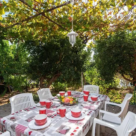 Bella Perna 3-bedroom Beachfront