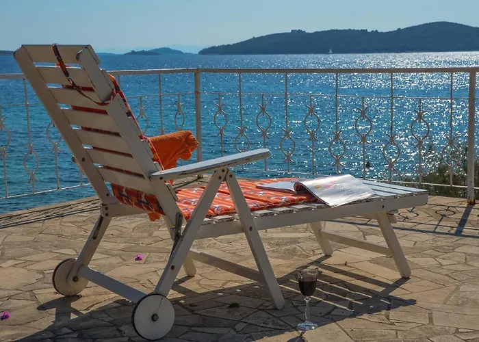 דירה Bella Perna 3-bedroom Beachfront *