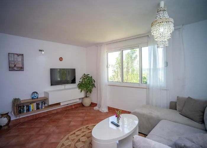 דירה Bella Perna 3-bedroom Beachfront קוצ'ישטה