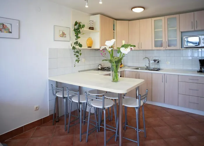 דירה Bella Perna 3-bedroom Beachfront קוצ'ישטה