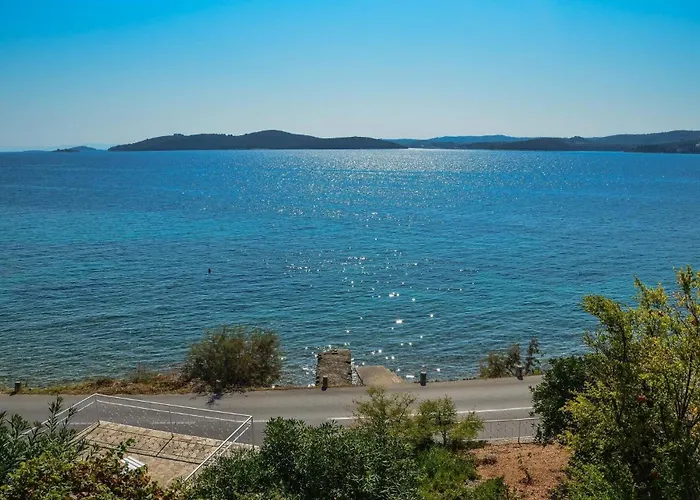 Appartamento Bella Perna 3-bedroom Beachfront Kuciste