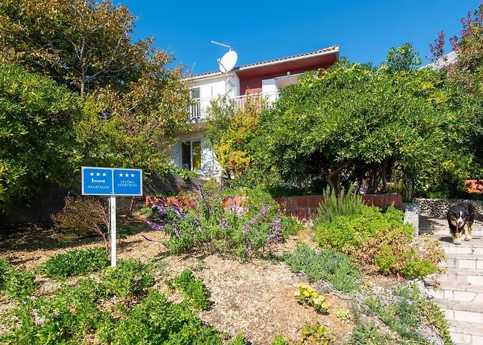 Bella Perna 3-bedroom Beachfront Appartamento *