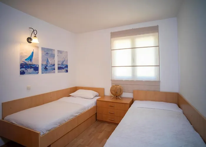 Bella Perna 3-bedroom Beachfront * Kuciste