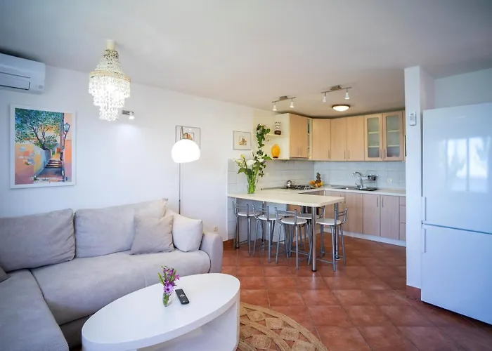 Bella Perna 3-bedroom Beachfront Appartamento