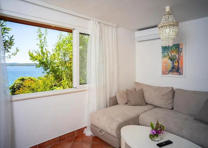 Bella Perna 3-bedroom Beachfront *